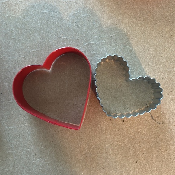 NWOT nested heart cookie cutters - two large, two small - red and silver metal - Picture 4 of 5